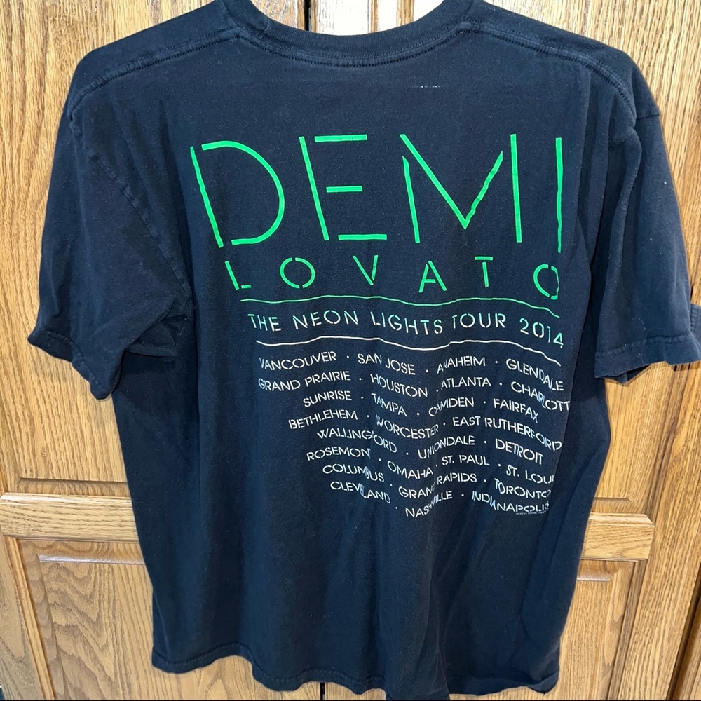 DEMI LOVATO Neon Lights Tour Black Short Sleeve Tee Shirt - Picture 3 of 5